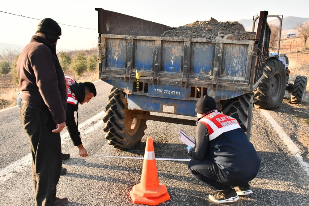 Traktörden düşerek hayatını kaybetti