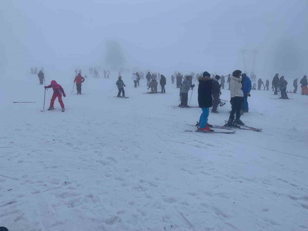 Zirveye turist akını