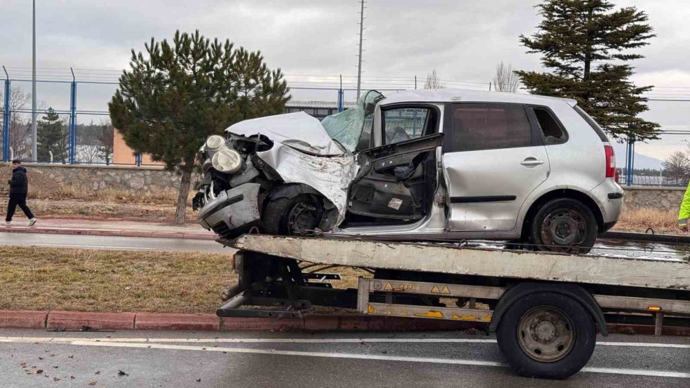 Konya'da Otogar Kavşağı yakınlarında trafik kazası: 1 yaralı