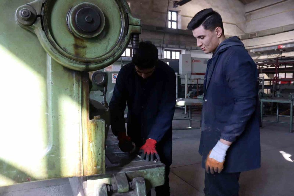 Mezunlarını 'patron' yapan okul!