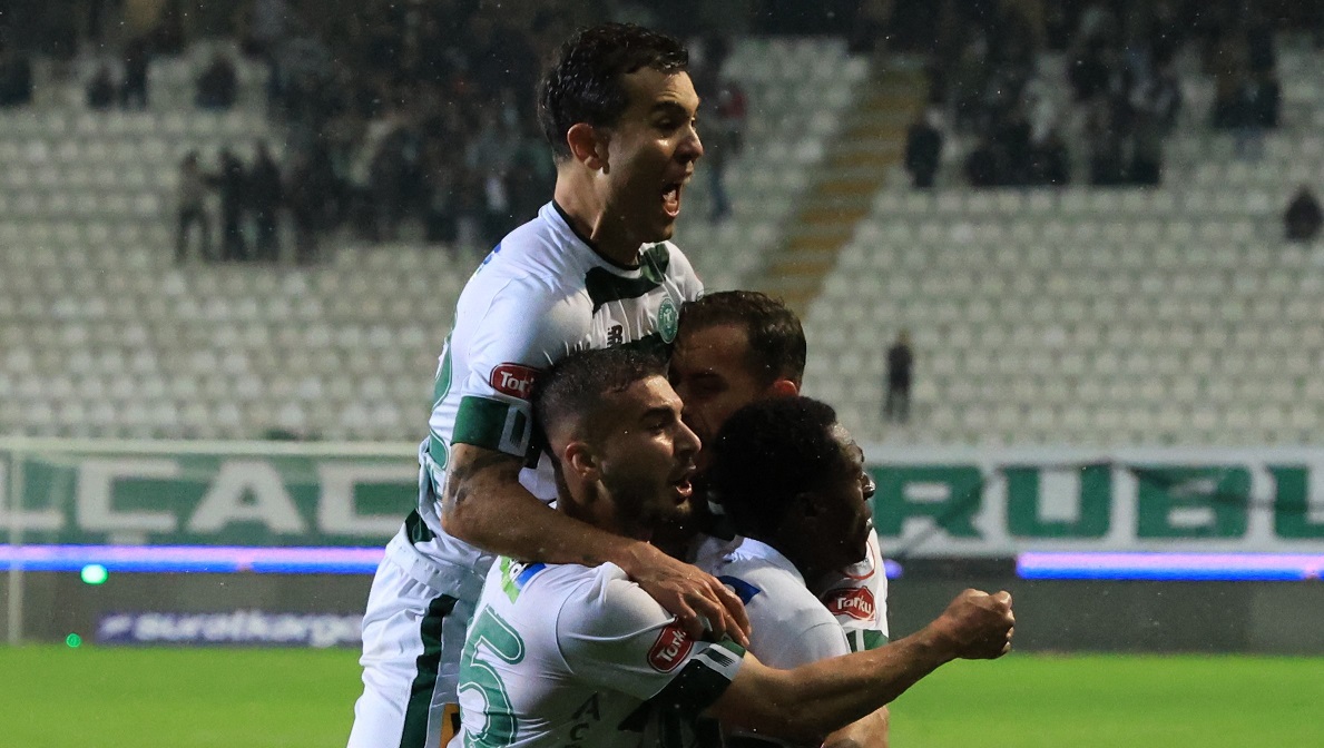 rekabette-konyaspor-onde-1-003.jpg