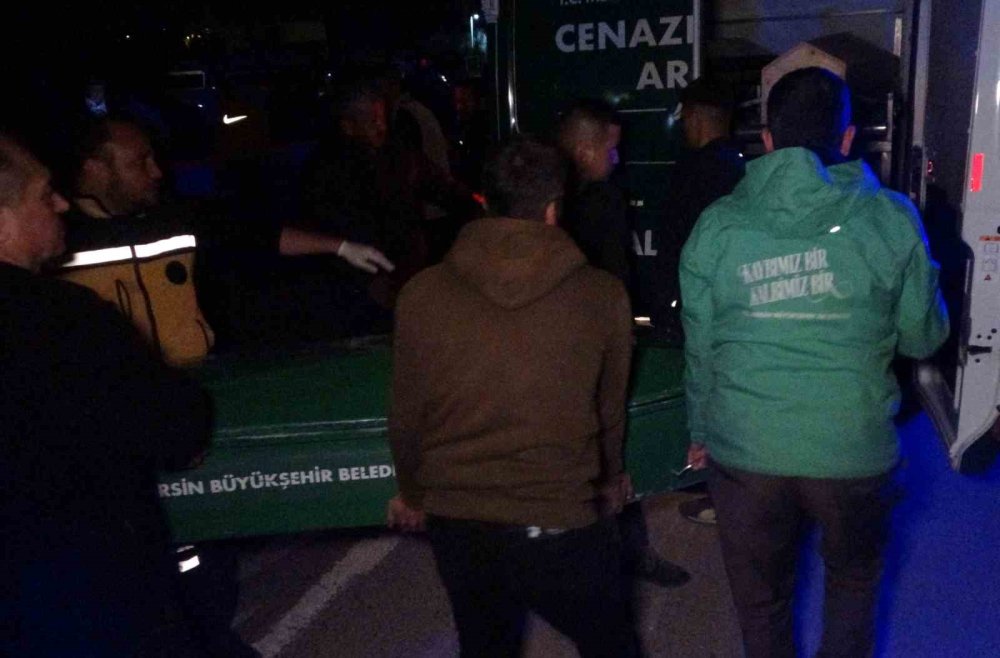 Motosikletli gencin feci ölümü... Cenazenin kaldırılmasını herkes izledi