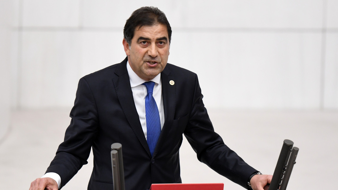unal-karaman-iyi-partiden-istifa-etti-qd9d.jpg