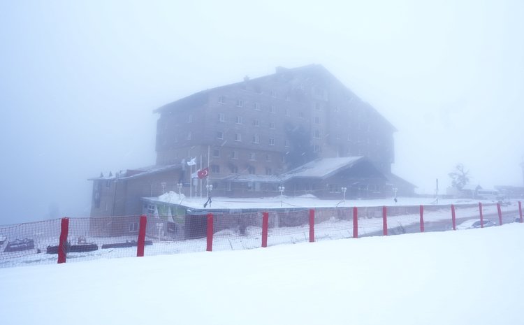kartalkayadaki-otel-yangininda-hayatini-kaybedenlerin-sayisinin-78-oldugu-aciklandi.jpg