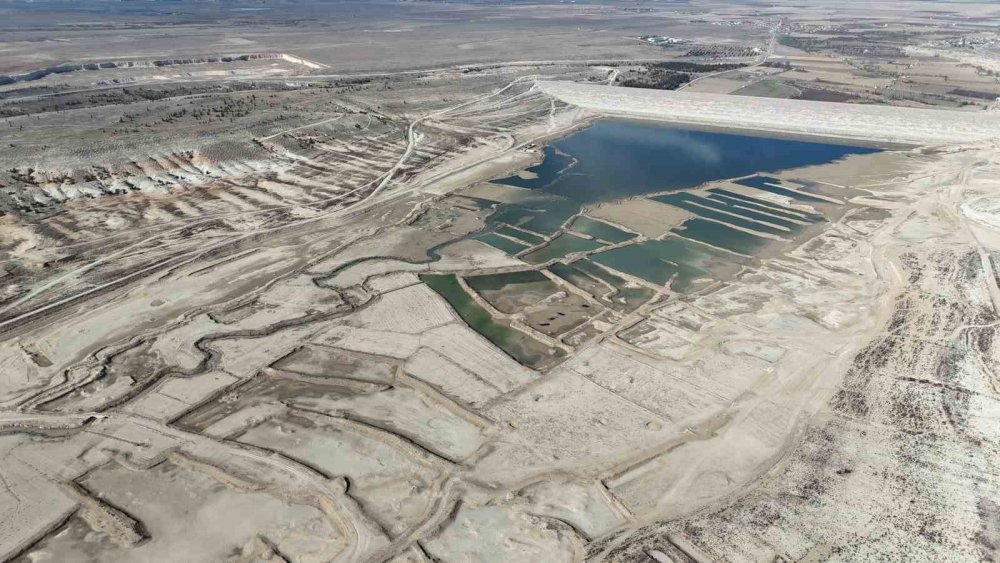 Konya Ovası'nda tehlike... 50 yıllık ihtiyaç için yapılan baraj kuruma noktasına geldi