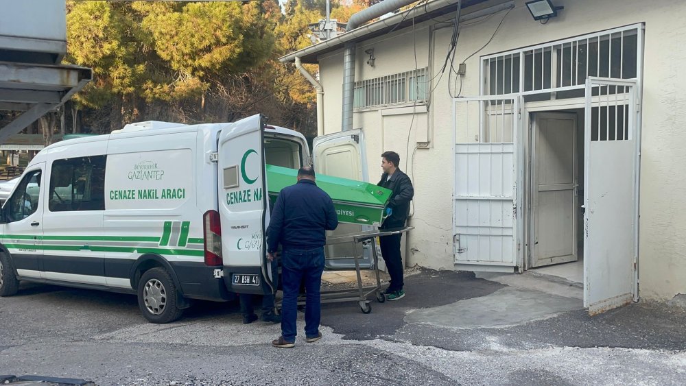 Kız kardeşlerini vurdu! 1 ölü, 1 yaralı