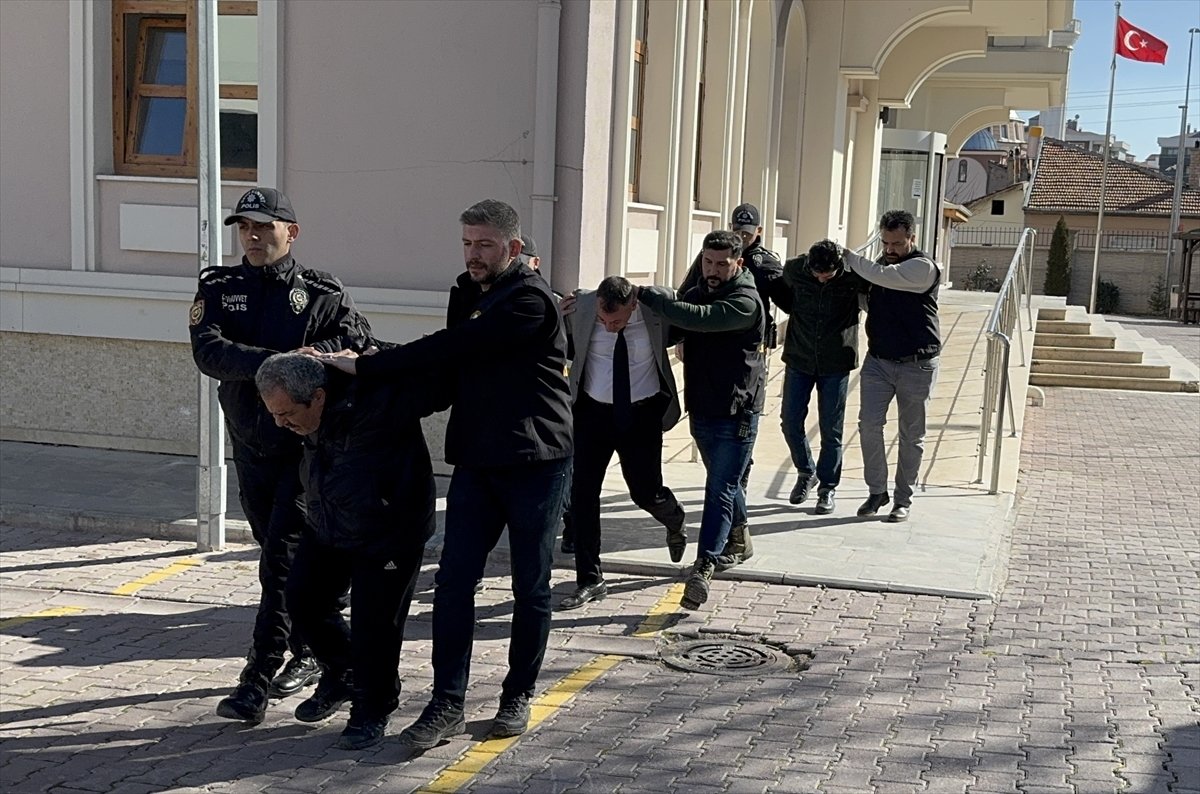konyada-binanin-cokmesiyle-ilgili-yakalanan-6-suphelinin-isimleri-belli-oldu-3.jpg
