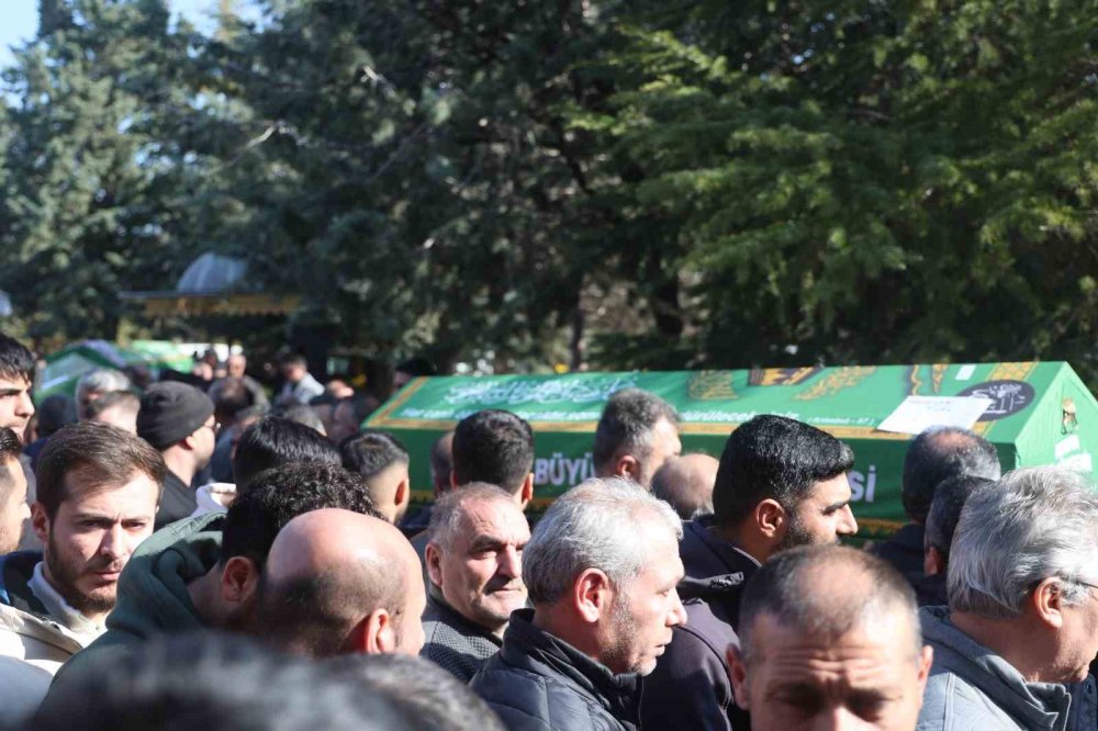 Konya’daki cinnet bir aileyi yok etti