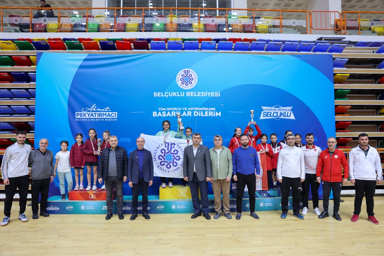 masa-tenisi-turnuvasina-selcuklu-belediyespor-damga-vurdu.jpg