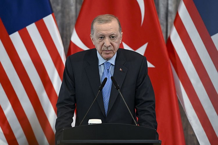 cumhurbaskani-recep-tayyip-erdogan-malezya-basbakani-enver-ibrahim-2.jpg