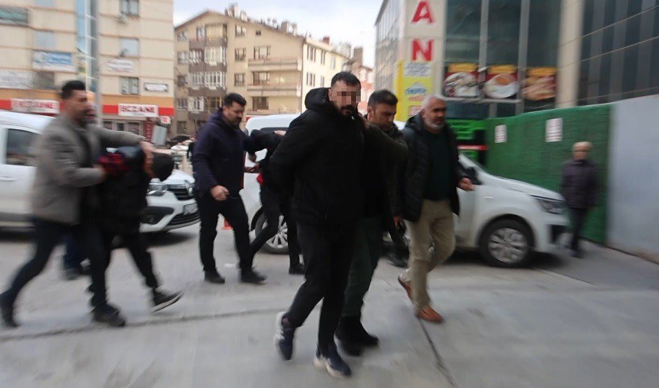 Konya'da arzuhalciye kurşun yağmuru... "Namusunu bilmeyen kendini bilmez"