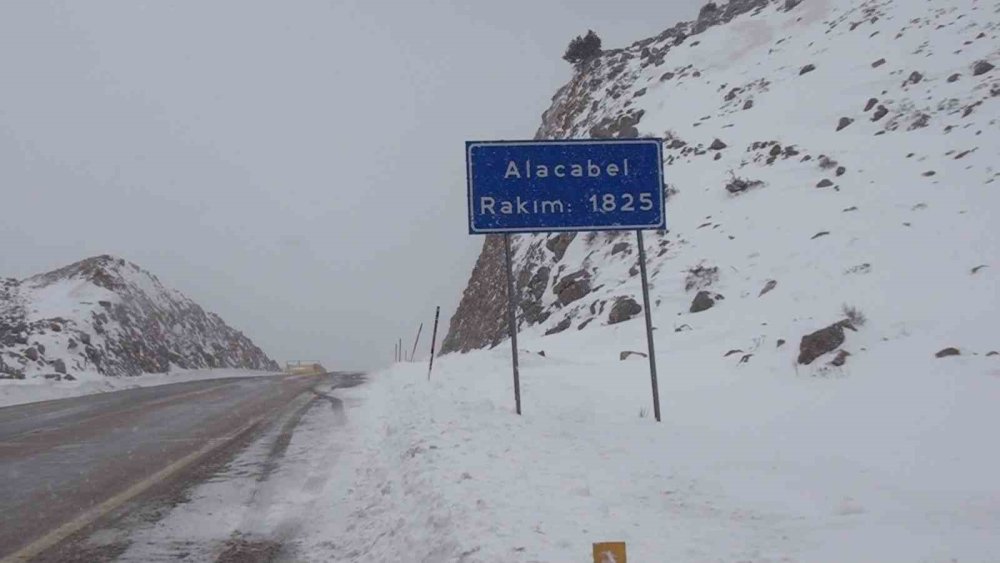 Konya'dan o bölgesinde kar kalınlığı 25 cm'e ulaştı