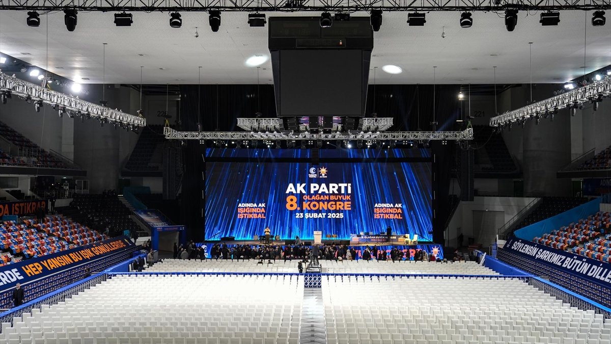 ak-parti-8-olagan-buyuk-kongresinin-hazirliklari-tamamlandi.jpg