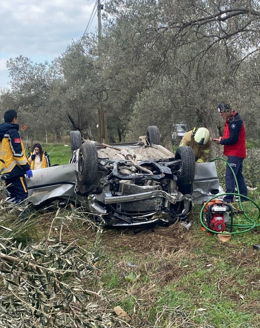 balikesirde-devrilen-otomobildeki-2-kisi-oldu-1.jpg