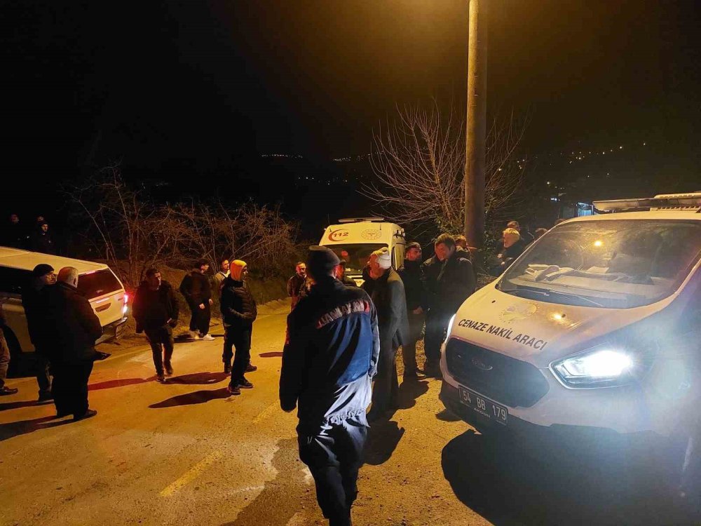 Akyazı’da bir kişi ahırda tüfekle vurulmuş halde ölü bulundu