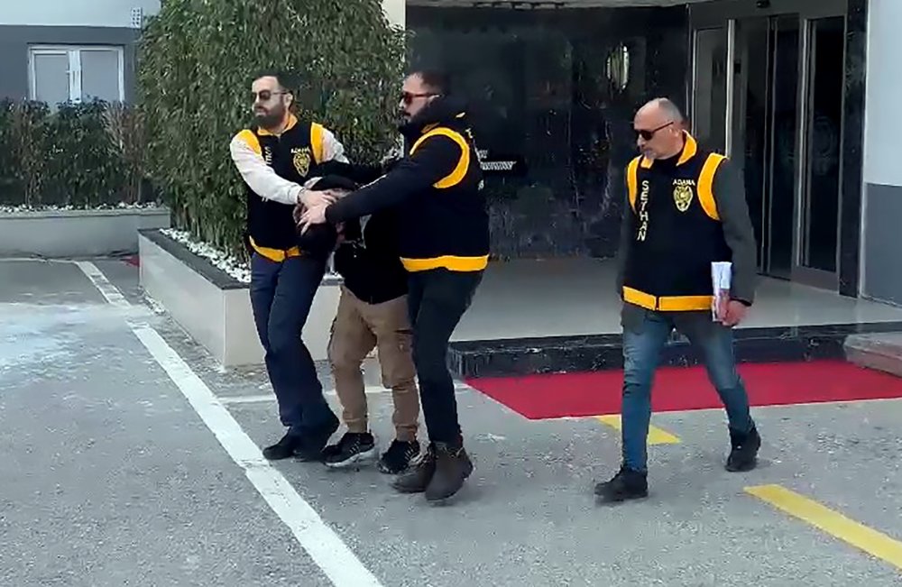 Eski karısını ağır yaraladı, ’Seviyorum’ savunması yaptı