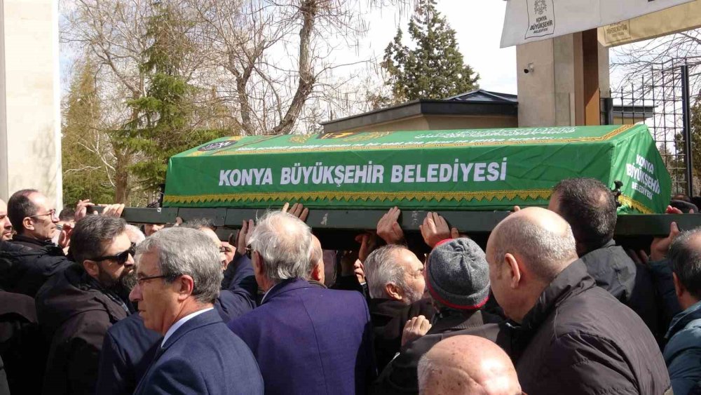 Konya’da profesör son yolculuğuna uğurlandı