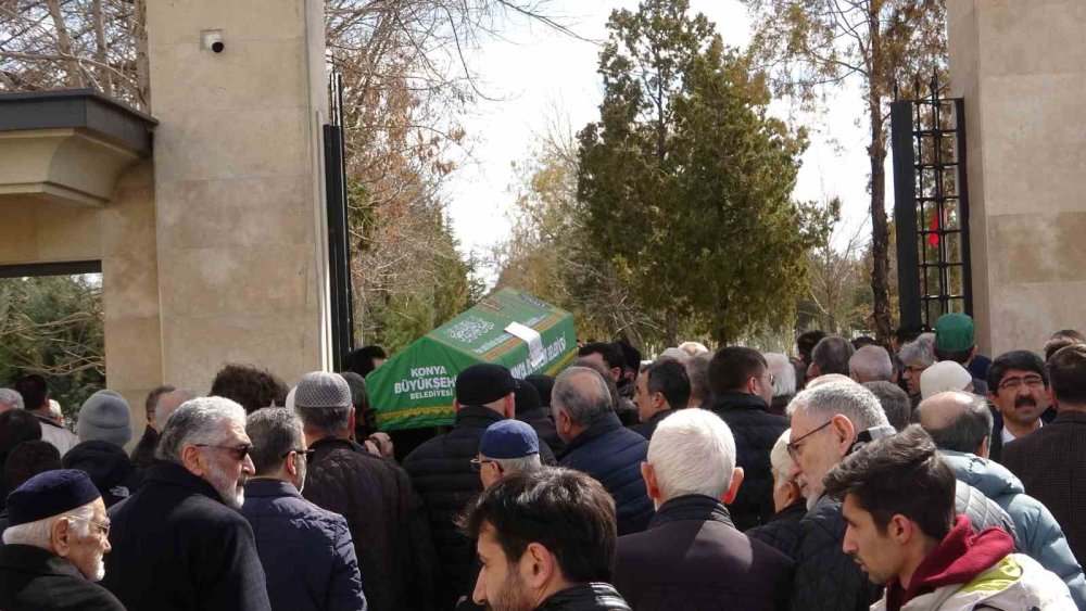 Konya’da profesör son yolculuğuna uğurlandı
