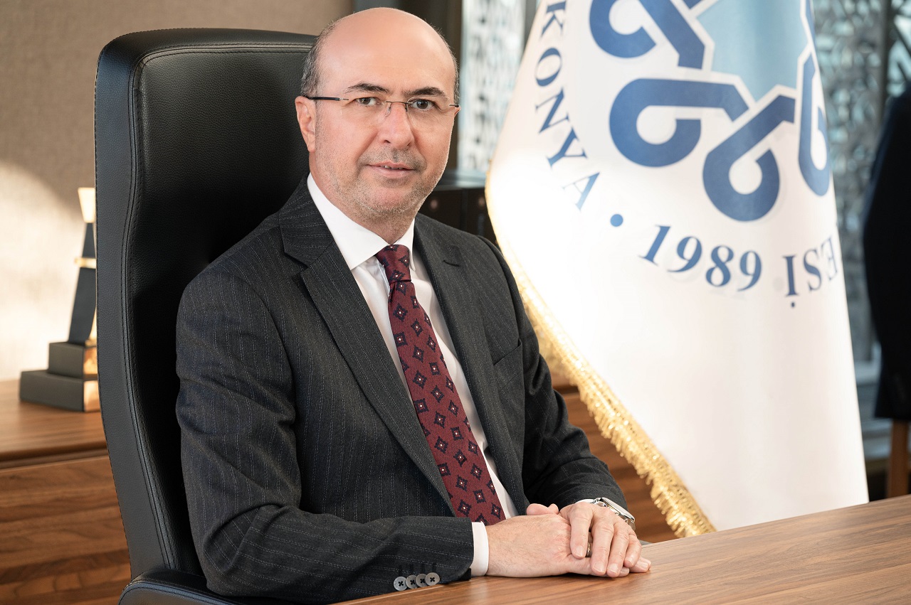 baskan-ahmet-pekyatirmaci-001.jpg