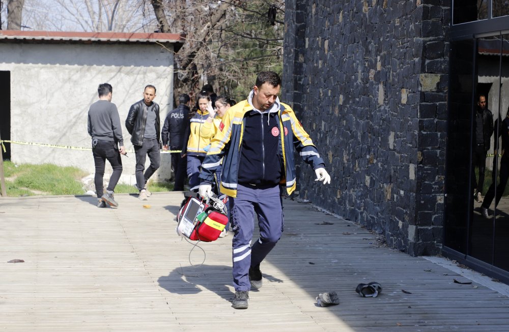 Yaşlı adam parkta ölü bulundu