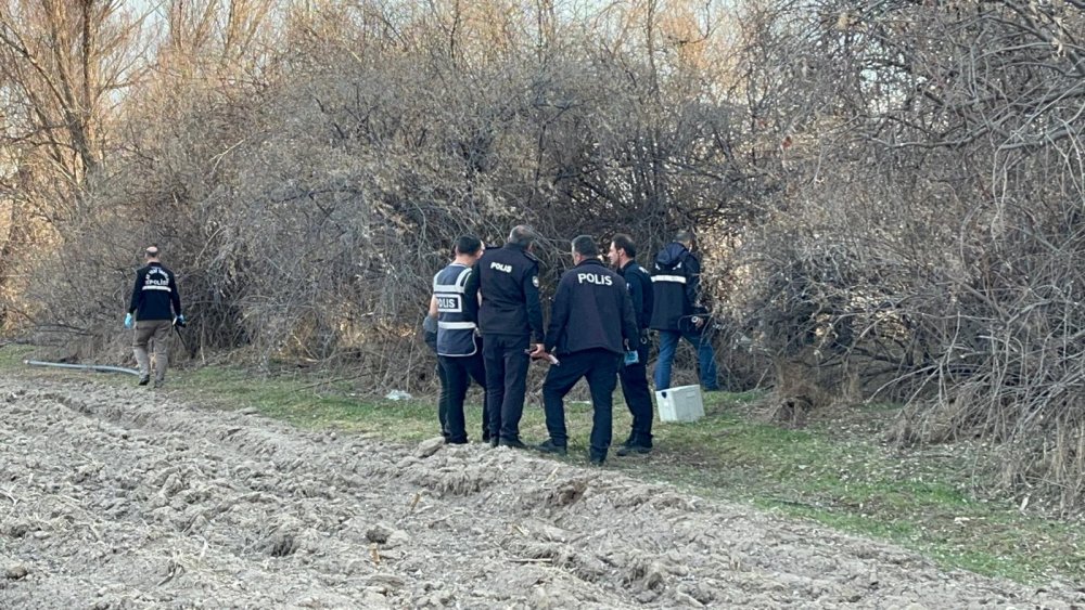 Boş bir arazide 1 kişi ölü, 3 kişi ise baygın halde bulundu