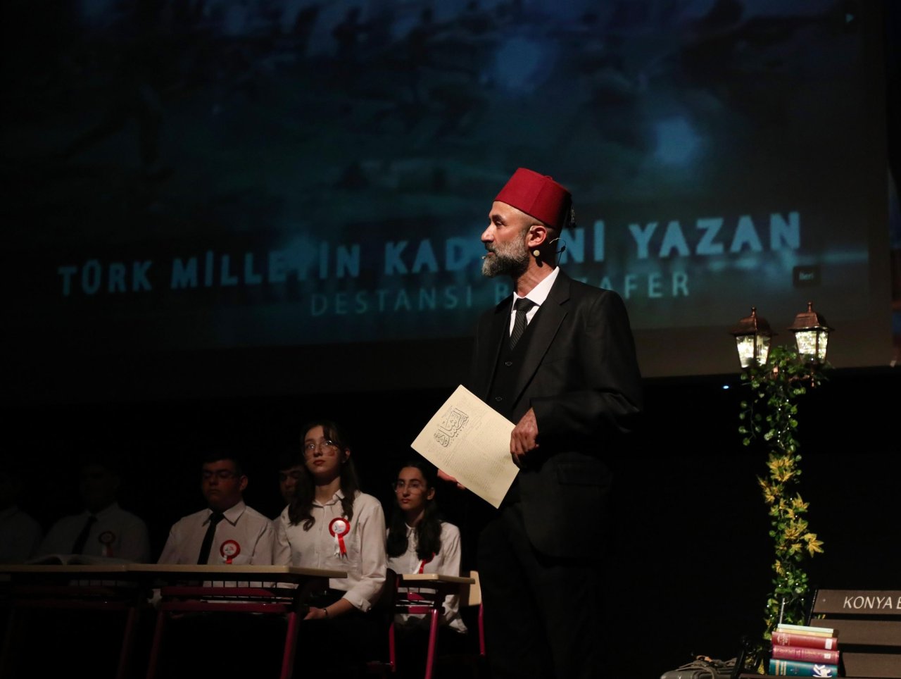 stiklal-marsinin-kabulu-ve-mehmet-akif-ersoyu-anma-programi-duzenlendi-3.jpg
