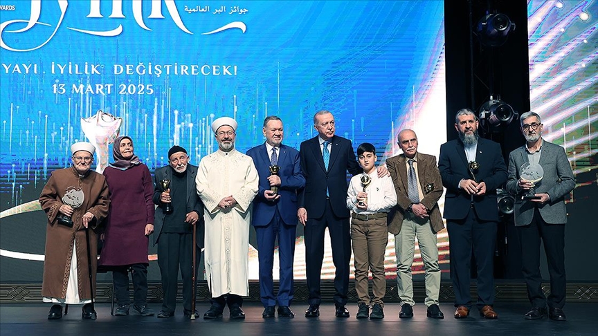tdv-uluslararasi-iyilik-odulleri-sahiplerini-buldu.jpg