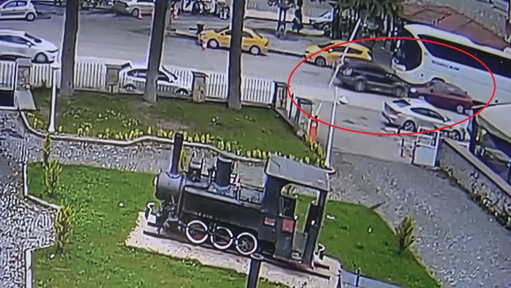 Evli ve 3 çocuk babası direksiyon başında hayatını kaybetti
