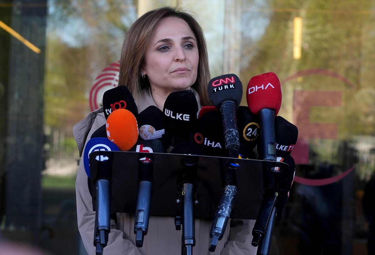 dem-parti-sozcusu-aysegul-dogan.jpg