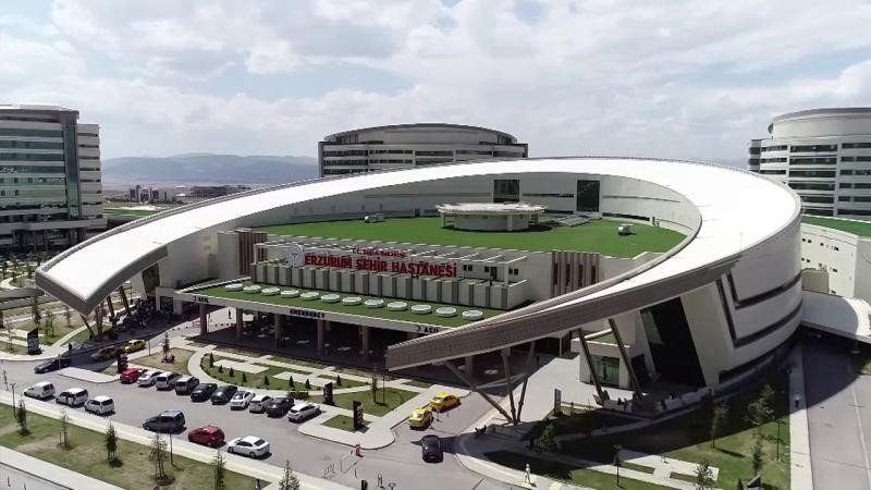 Hastane bahçesinde tartışan çiftin sonu hazin oldu