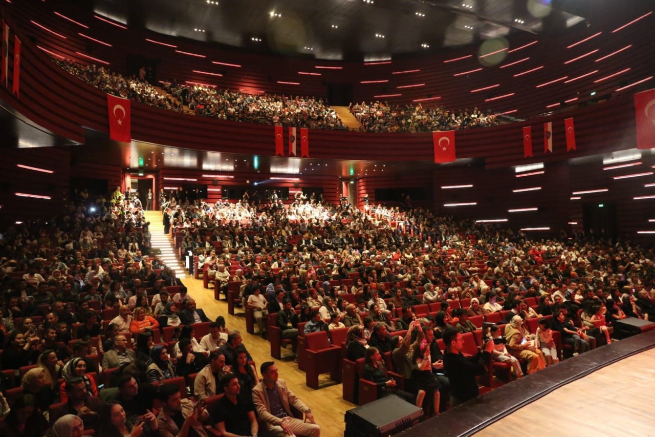 konyada-polis-sahneye-cikti-izleyenlerin-agzi-acik-kaldi-2.jpg