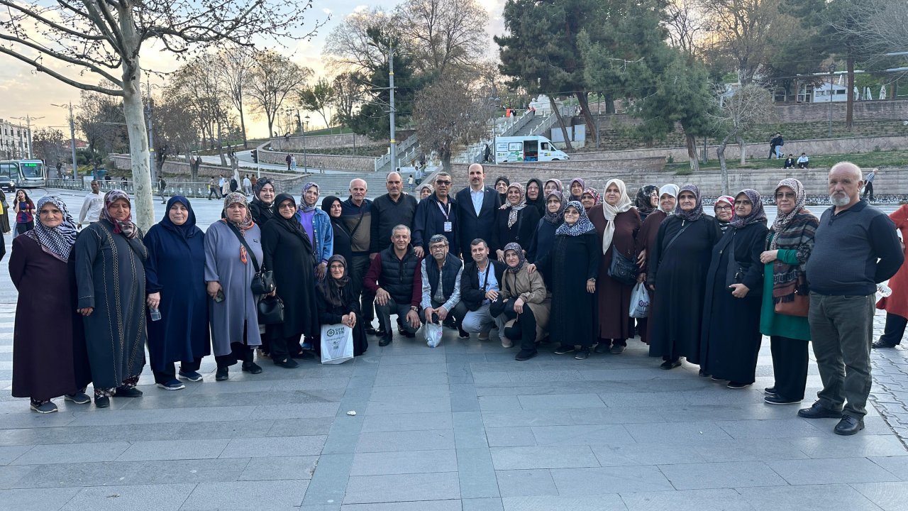 baskan-altay-sehir-merkezinde-esnaflari-ziyaret-etti-4.jpg