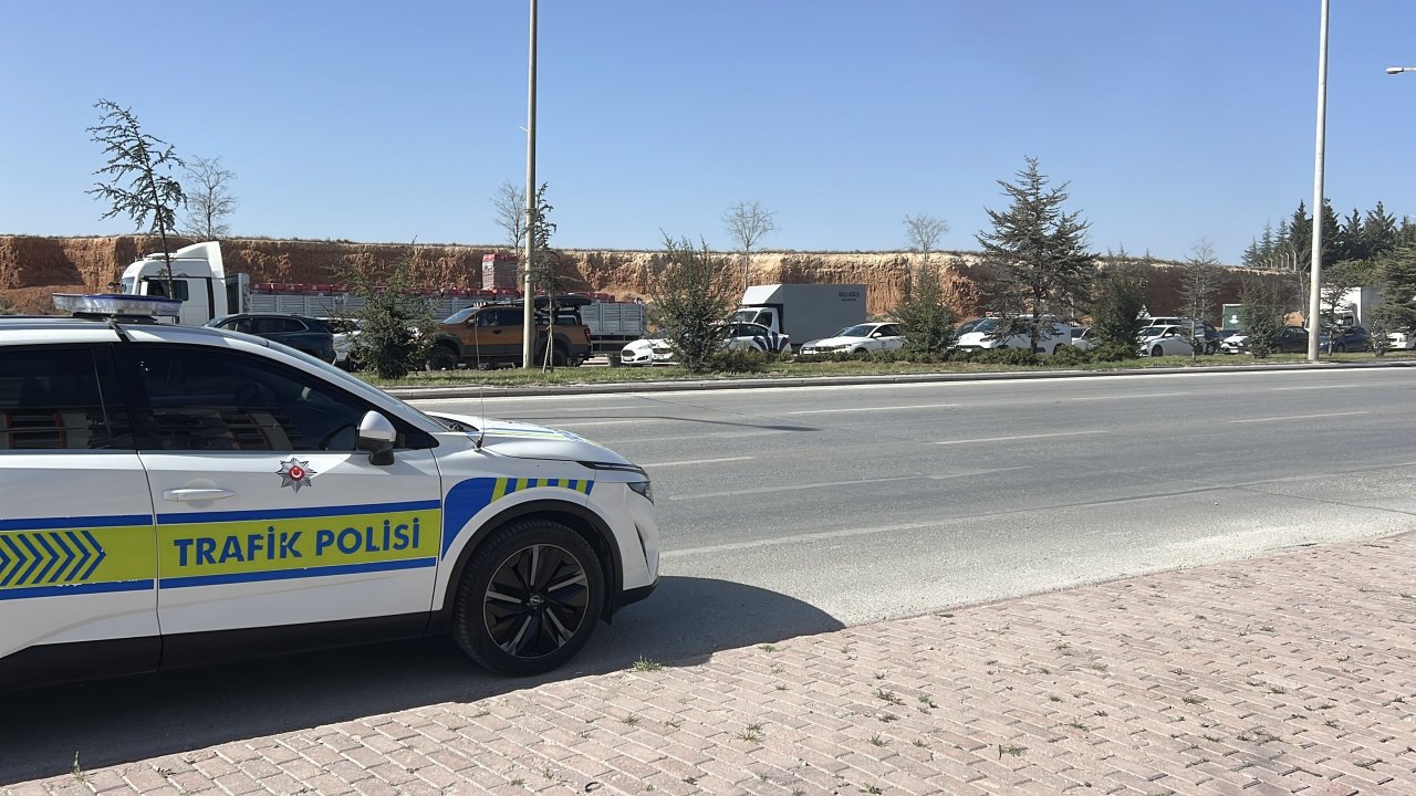 konya-merkezde-otomobilin-carptigi-bisikletli-cocuk-oldu-1.jpg