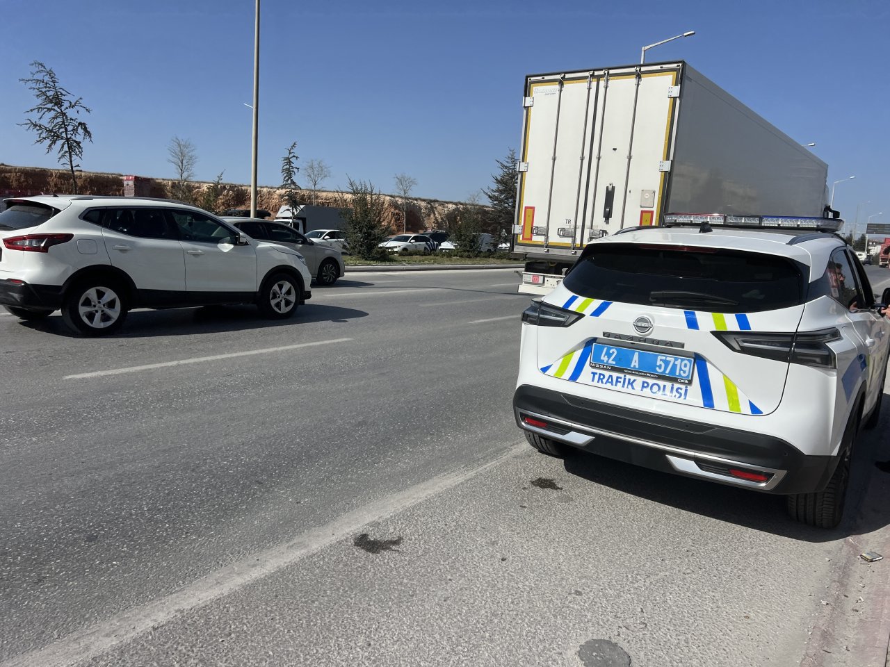 konya-merkezde-otomobilin-carptigi-bisikletli-cocuk-oldu-2.jpg