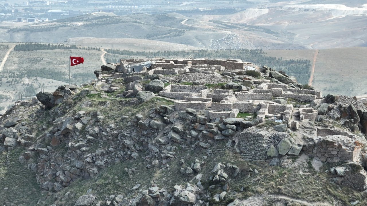 tarihi-gevale-kalesi-2.jpg