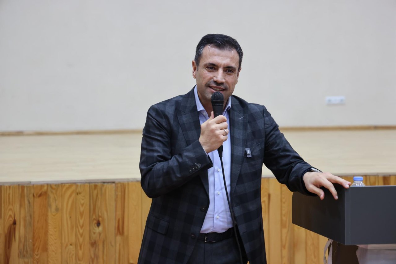 fatih-ozgokcen-seydisehirde-gonullere-dokundu-1.jpg