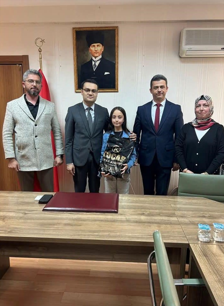 sarayonunde-dereceye-giren-ogrencilere-odul-2.jpg