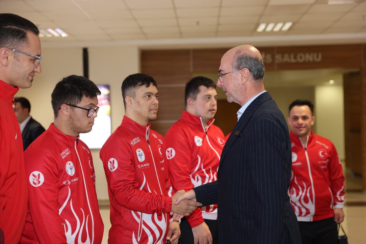 baskan-pekyatirmaci-ozel-sporculari-agirladi.jpg