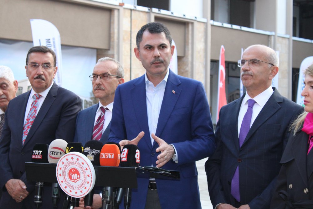 Bakan Kurum'dan Özgür Özel'e tepki! "O gözlerindeki bandı çıkarsın ve etrafına bir baksın"