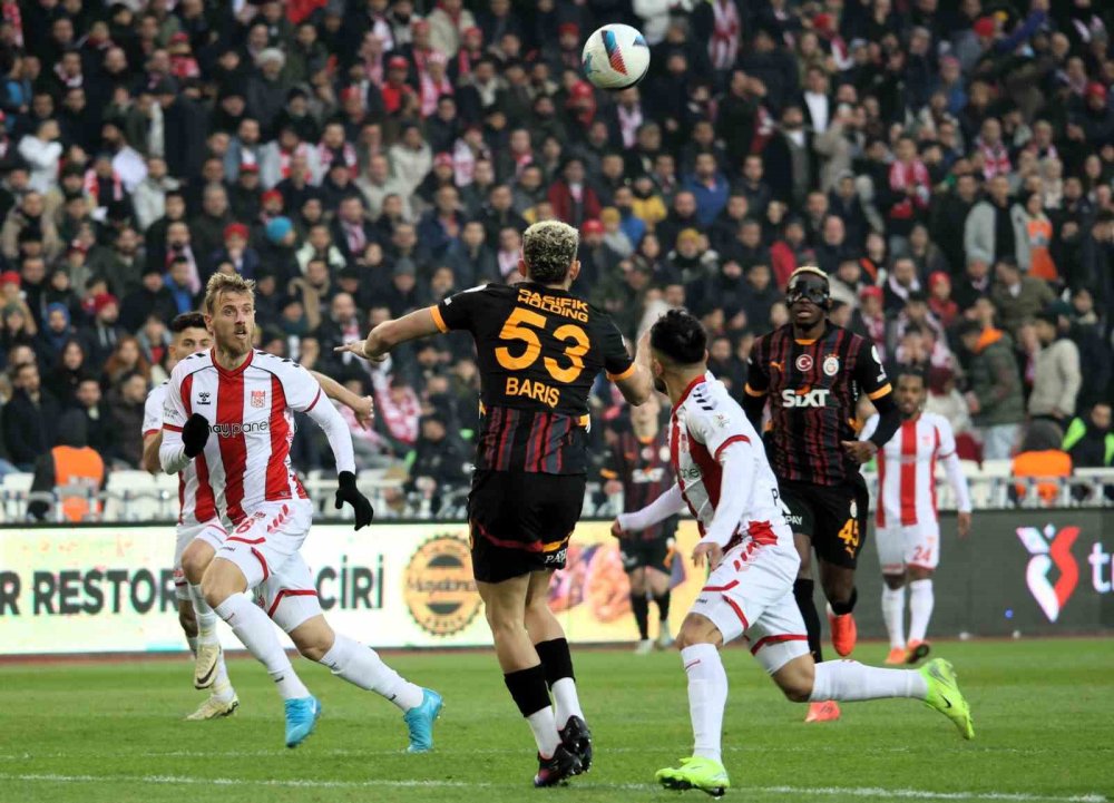 Süper Lig'de kritik maç... Galatasaray ile Sivasspor 38. randevuda