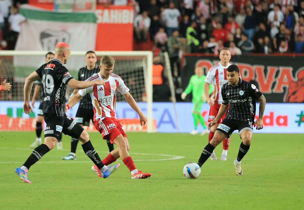 aa-20250502-37828125-37828122-onvo-antalyaspor-tumosan-konyaspor.jpg