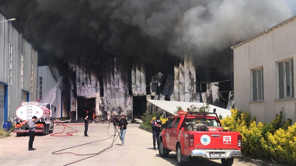 Kauçuk ve kalıp fabrikasında yangın!