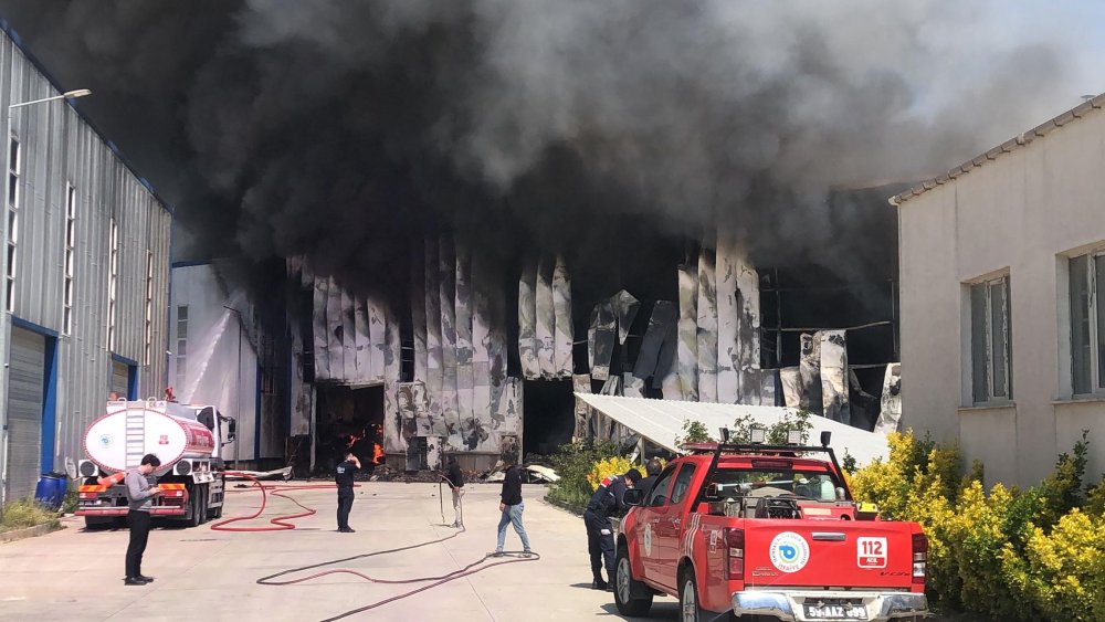 Kauçuk ve kalıp fabrikasında yangın!