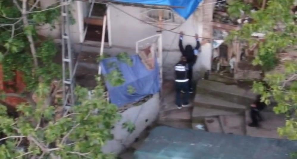 Zehir tacirlerine 600 personelle baskın! 34 şüpheli tutuklandı