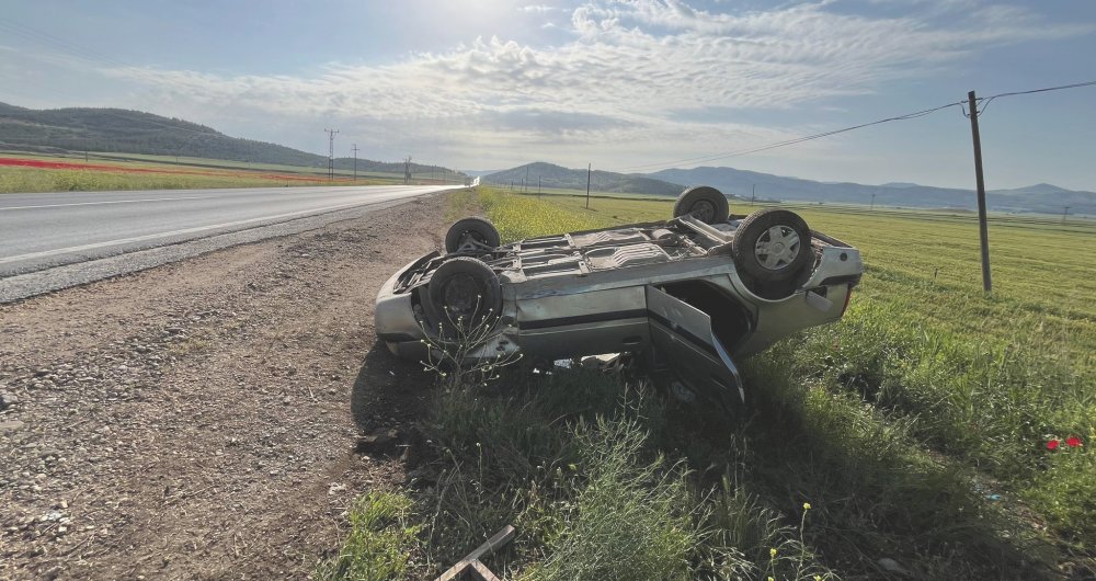 Gaziantep’te otomobil şarampole devrildi: 4 yaralı