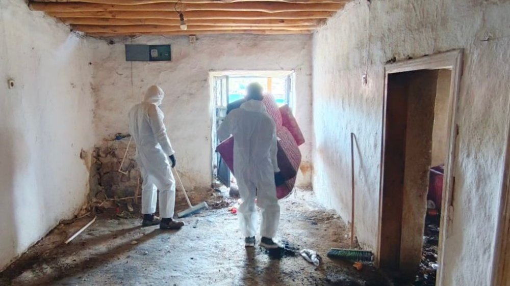 Evden 1 kamyon dolusu çöp çıktı