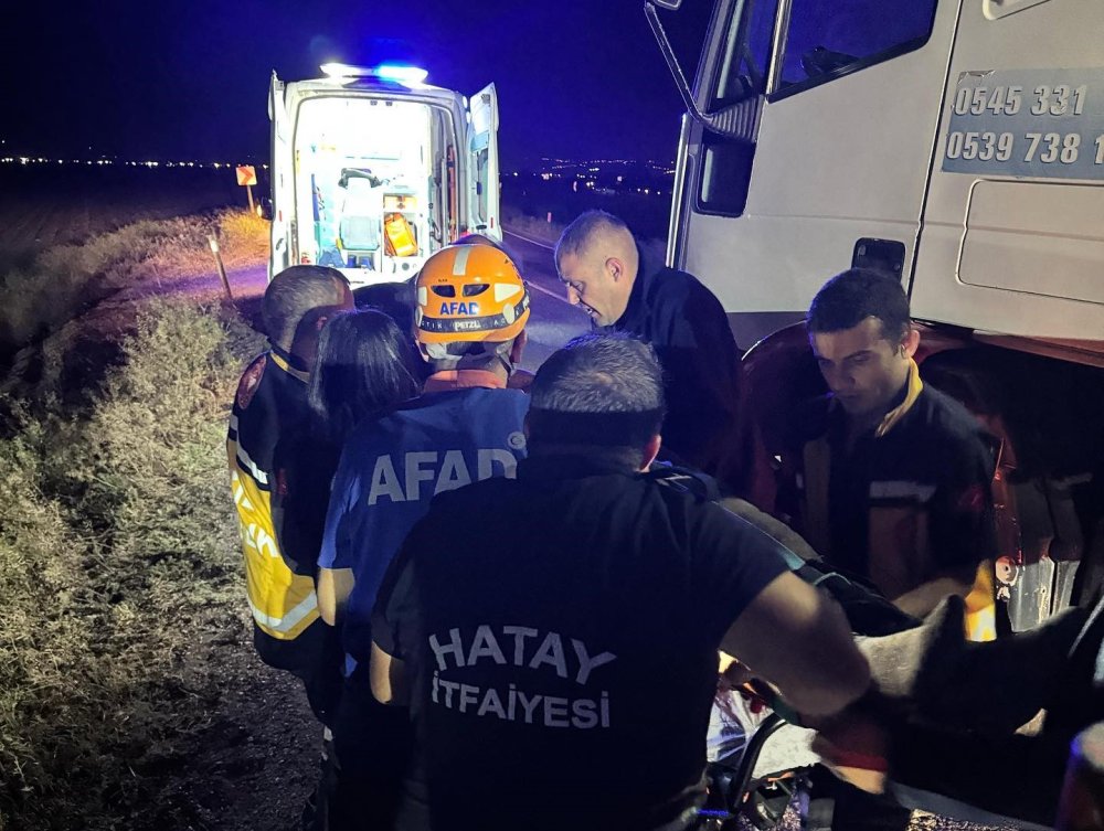 Tır ters döndü: 1 ölü, 1 yaralı