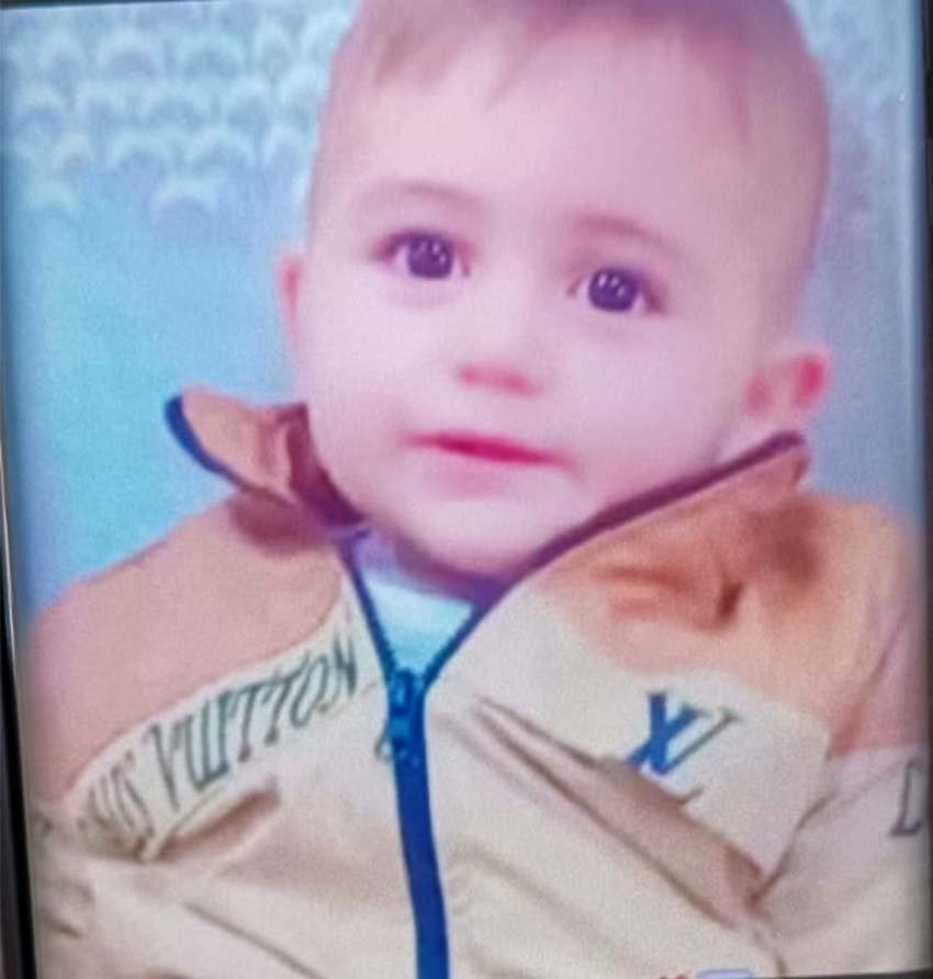 Otomobilin altında kaldı, 1,5 yaşındaki bebek öldü