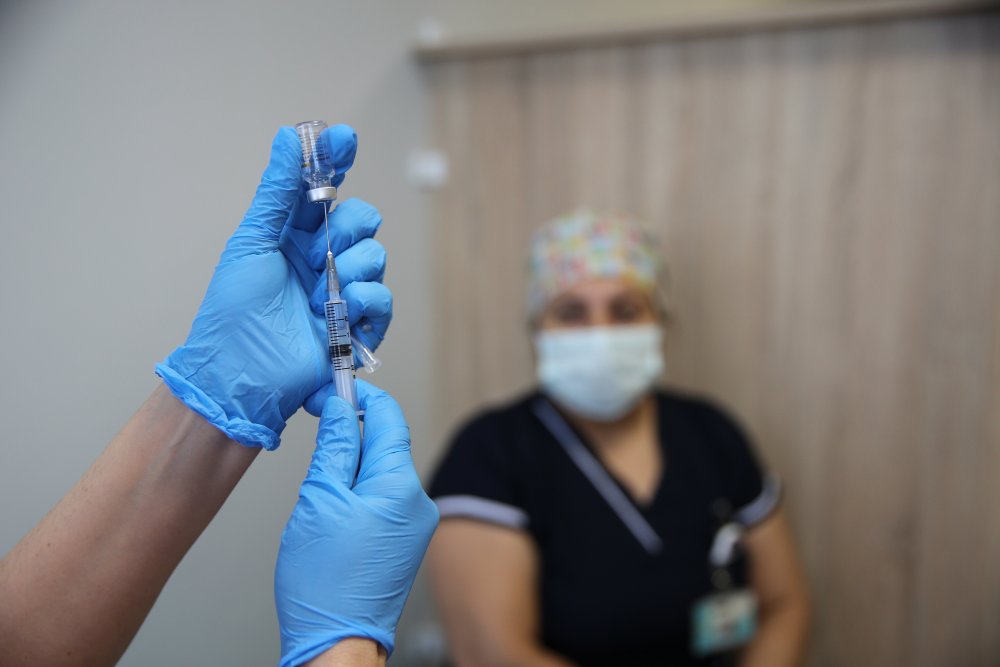 ‘Covid aşısızlarda risk, 3 kat daha fazla’