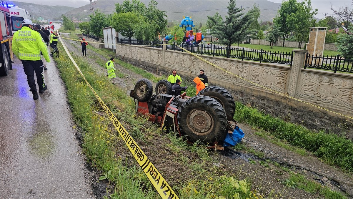 erzincanda-devrilen-traktorun-surucusu-oldu.jpg